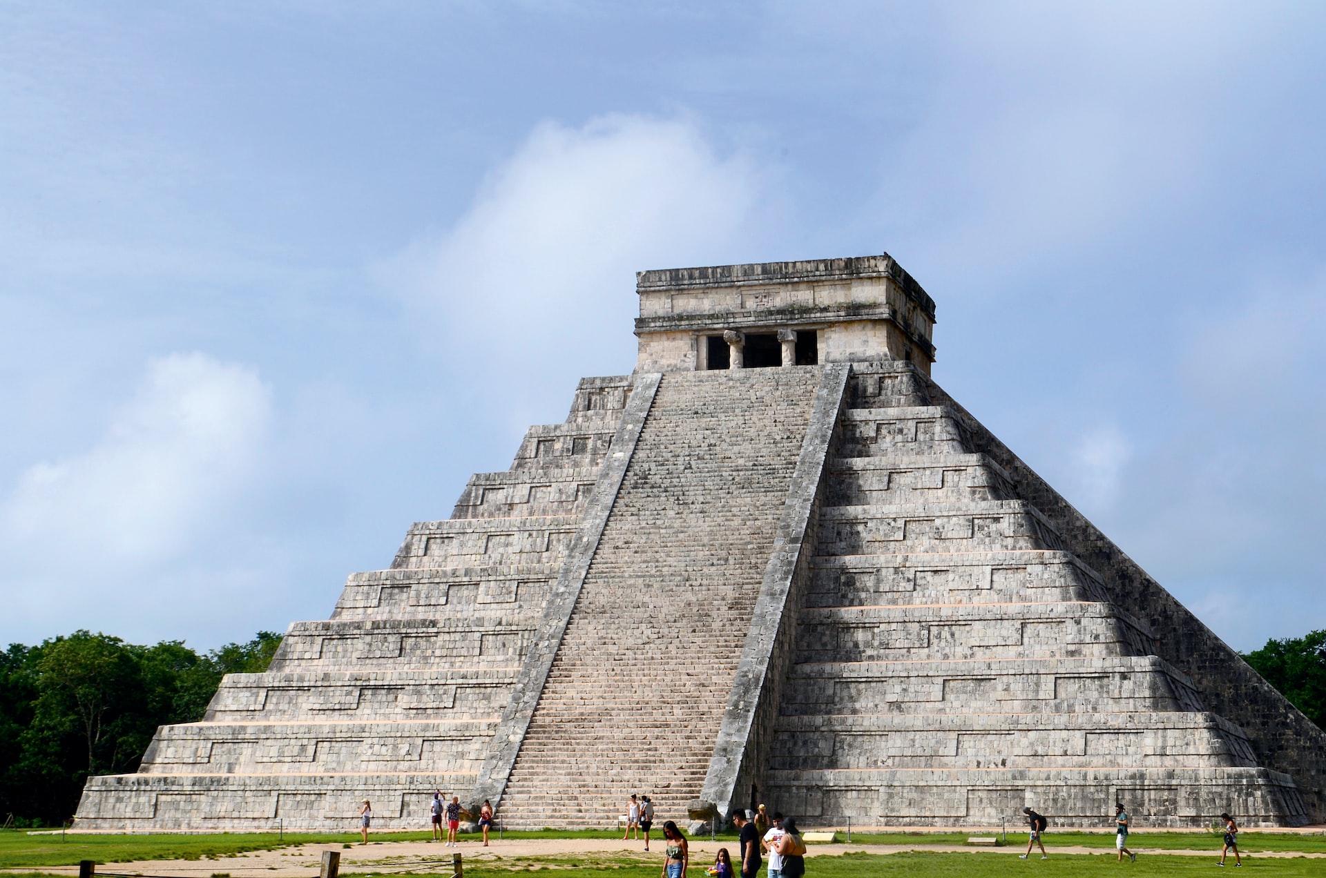 one of the top 9 things to do in mexico is visiting the mayan ruins