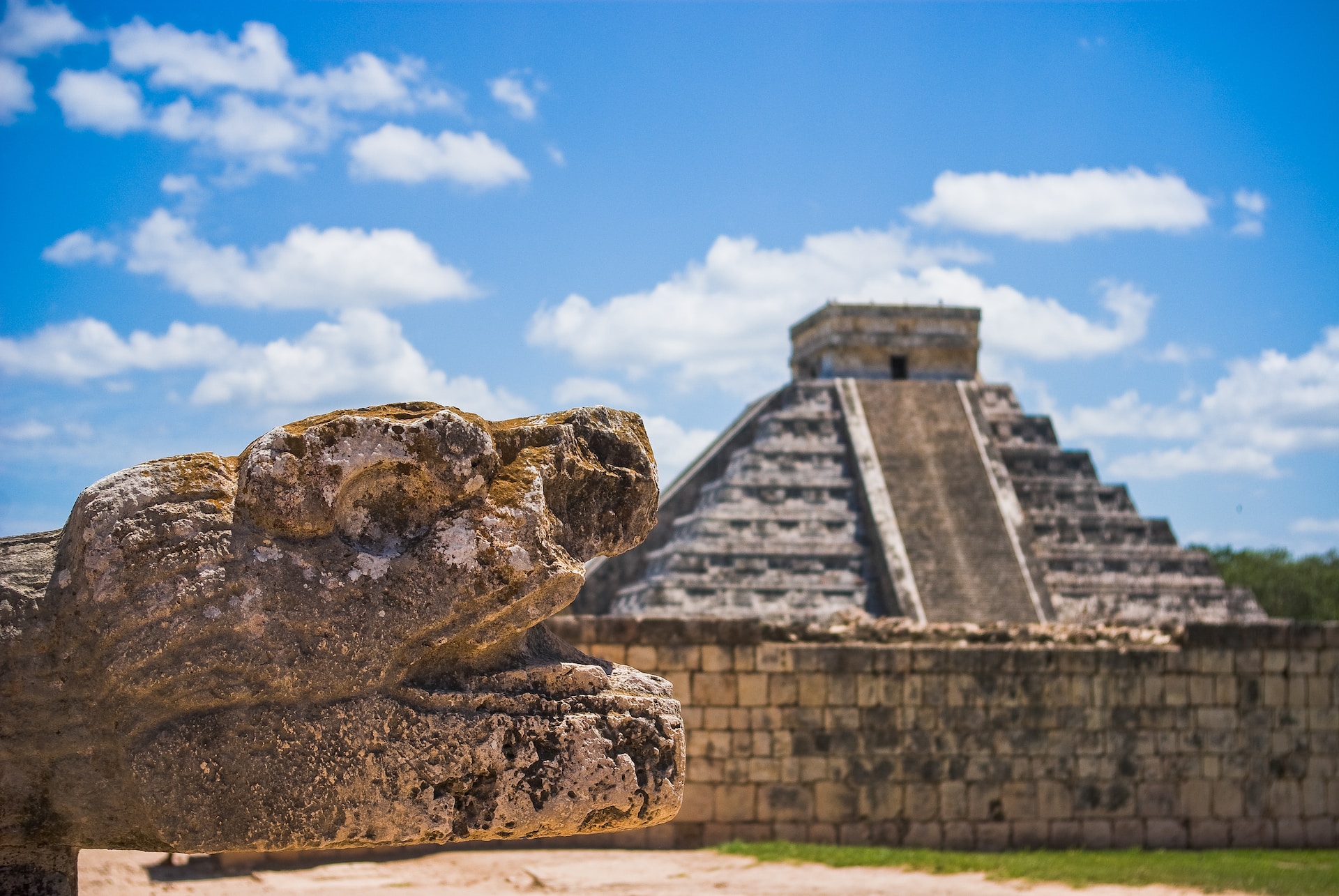 image of the mayan ruins in cancun 